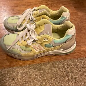 Men’s New balance 992 yellow and beige